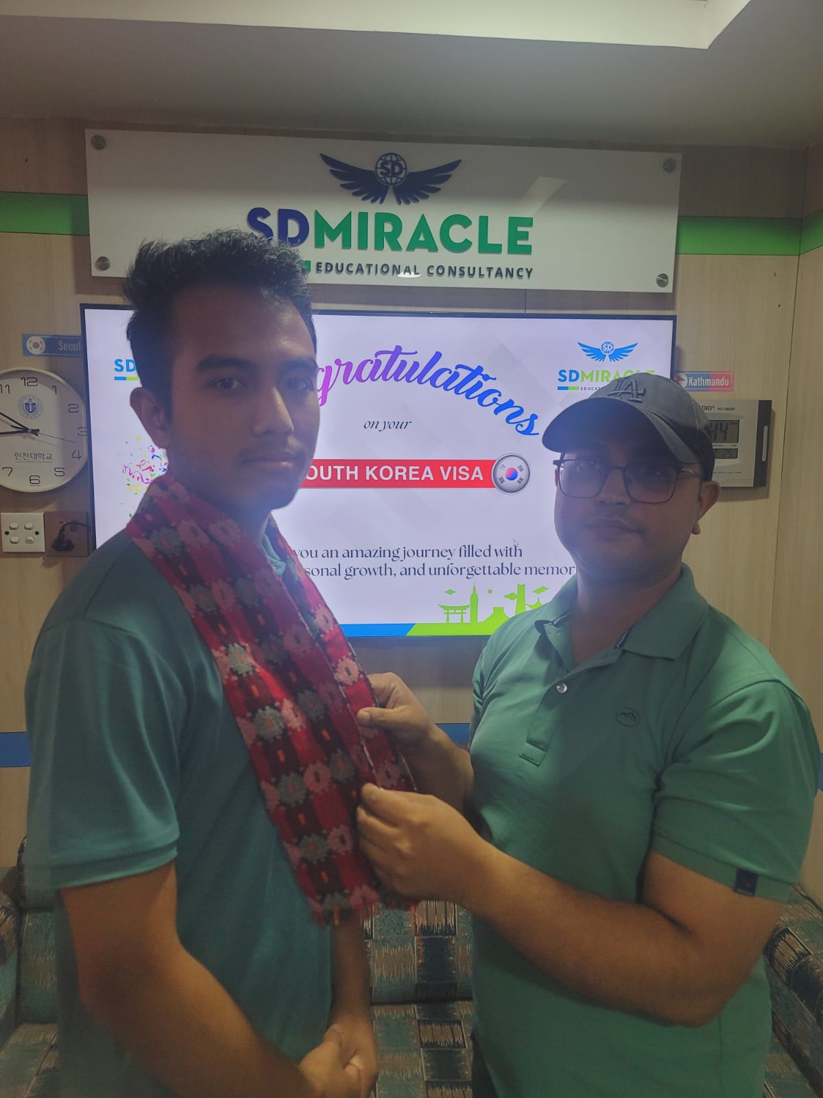 SD Miracle Team Organizes Career Counseling and Farewell Meeting for Students Departing to Korea photo 7