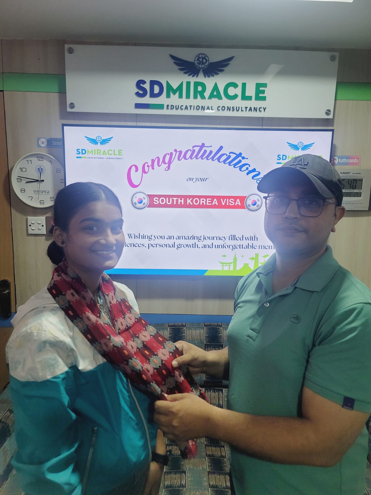SD Miracle Team Organizes Career Counseling and Farewell Meeting for Students Departing to Korea photo 8