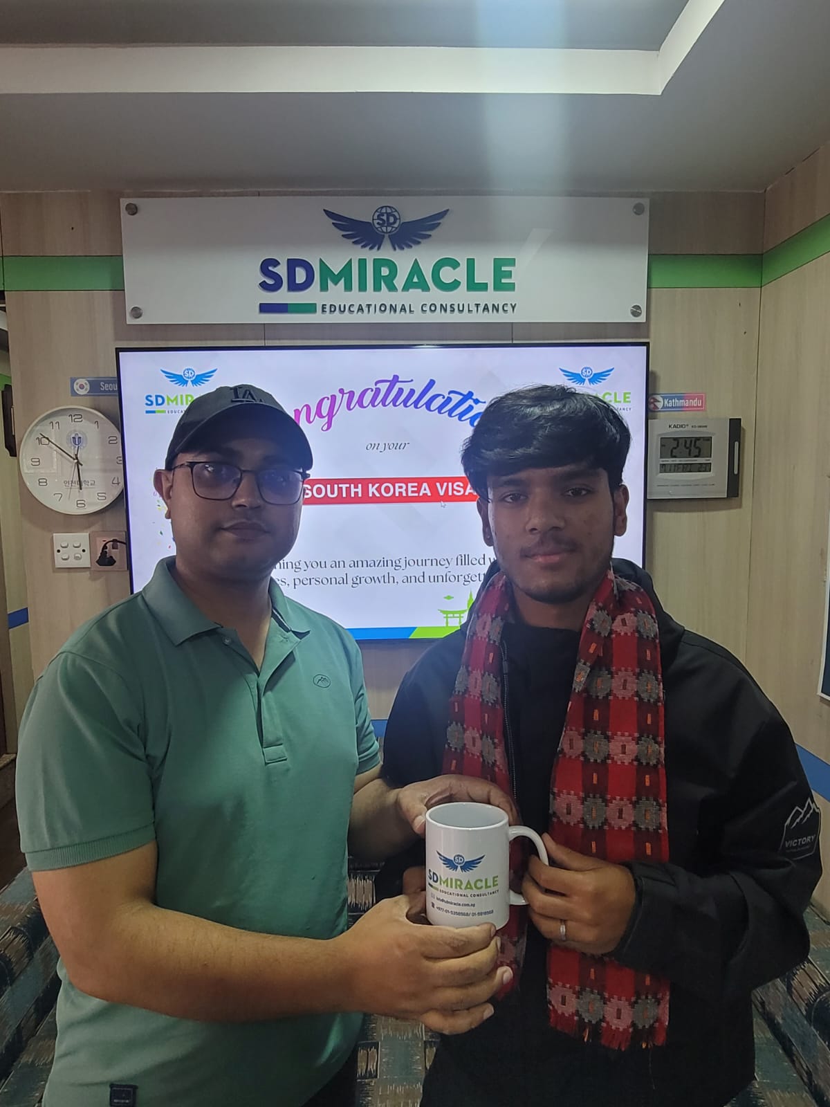 SD Miracle Team Organizes Career Counseling and Farewell Meeting for Students Departing to Korea photo 3